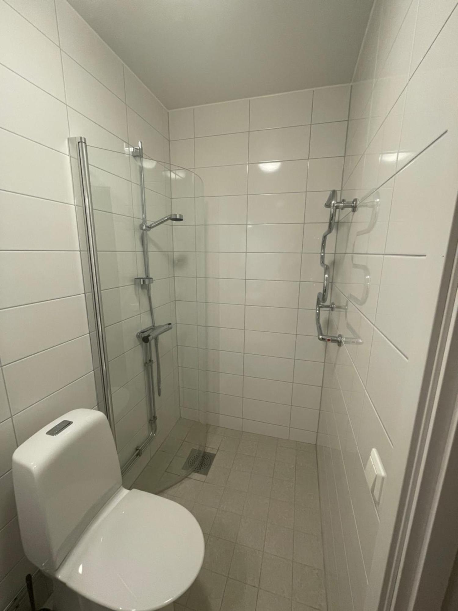 Newly Built Bright Apartment, Close To Everything If You Want To Visit Stockholm, You Will Find The Perfect Accommodation Here! Ferry Line 80 Makes It Very Convenient And Easy To Get To The City Center Nacka Exterior photo