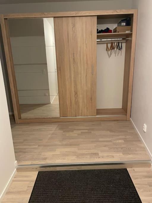 Newly Built Bright Apartment, Close To Everything If You Want To Visit Stockholm, You Will Find The Perfect Accommodation Here! Ferry Line 80 Makes It Very Convenient And Easy To Get To The City Center Nacka Exterior photo